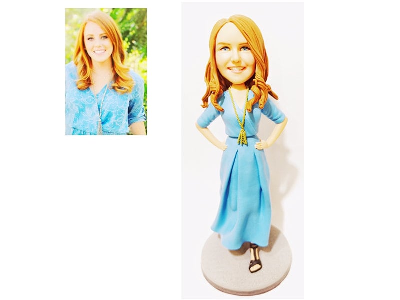 Customized bobble head girlfriend gift