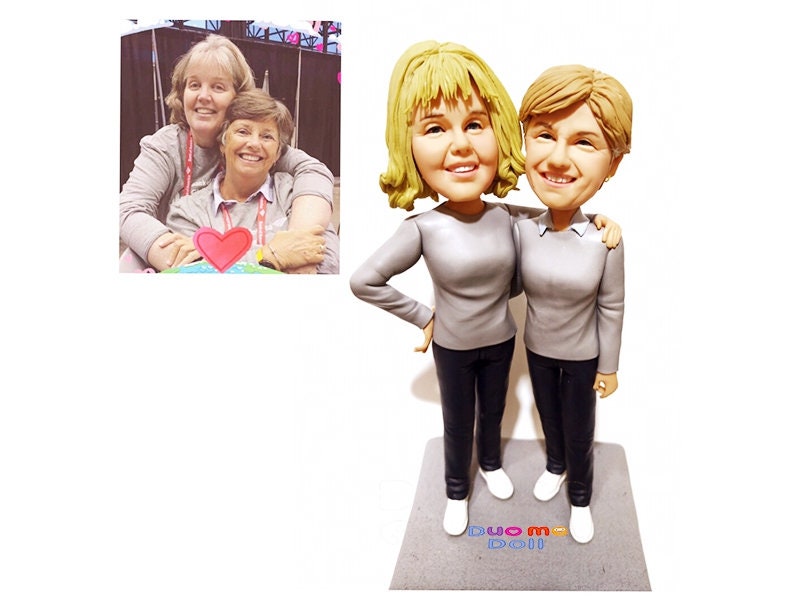 Custom  bobblehead female custom bobble head sisters custom figurines of two ladies retirement gift，gift for elders