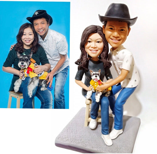Custom bobblehead custom figurine two people with a cartoon